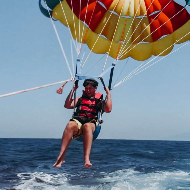 Watersports & Parasailing