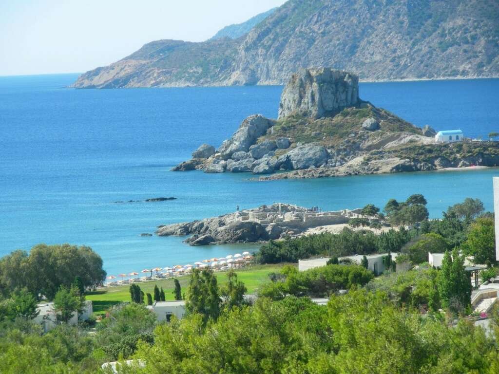 agios-stefanos-beach - Papas Yachting
