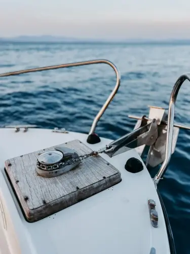 Apollo Boat closeup anchor mechanics 