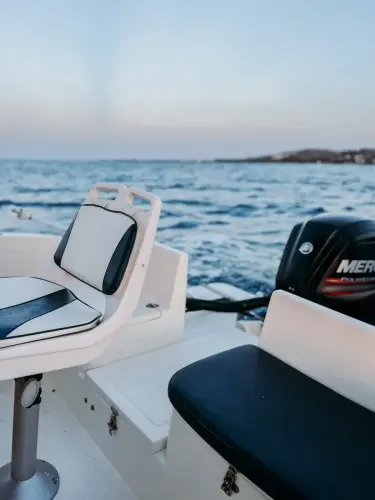 Apollo Boat drivers seat