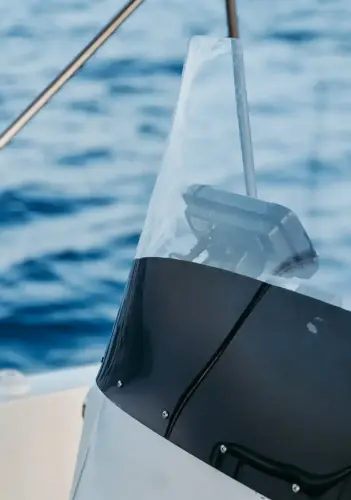 Apollo Boat windshield 